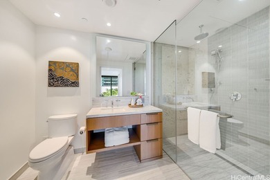 Rarely available 3-bedroom, 3-bathroom unit in the much-desired - photo 16