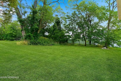 Move right into this young, very bright & open concept home with - photo 16
