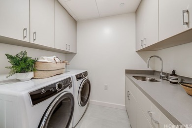 Rarely available 3-bedroom, 3-bathroom unit in the much-desired - photo 17