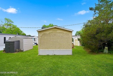 Move right into this young, very bright & open concept home with - photo 17
