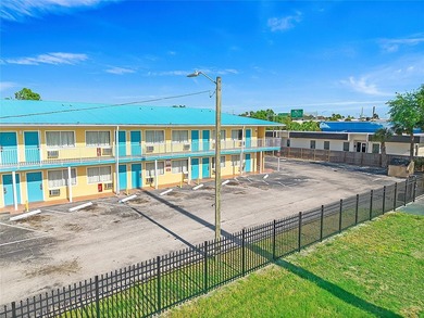 Independent Economy Hotel. Exceptional Location, Prime - photo 19