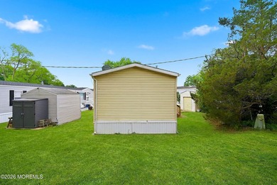 Move right into this young, very bright & open concept home with - photo 19