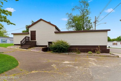 Move right into this young, very bright & open concept home with - photo 20
