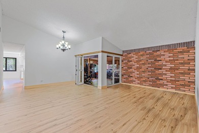 One-story 5BR/4BA home on an oversized lot over 8500 sq. ft. in - photo 20