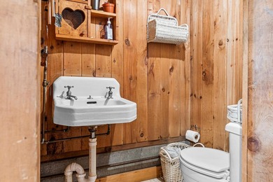 Enjoy the best of Schoon Lake living from this charming property - photo 23