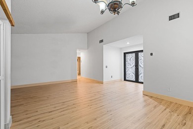 One-story 5BR/4BA home on an oversized lot over 8500 sq. ft. in - photo 23