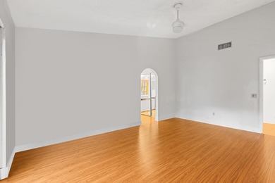 One-story 5BR/4BA home on an oversized lot over 8500 sq. ft. in - photo 30
