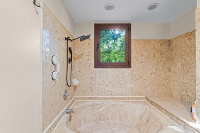 One-story 5BR/4BA home on an oversized lot over 8500 sq. ft. in - photo 32