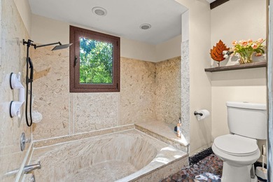 One-story 5BR/4BA home on an oversized lot over 8500 sq. ft. in - photo 33