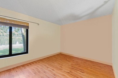 One-story 5BR/4BA home on an oversized lot over 8500 sq. ft. in - photo 39