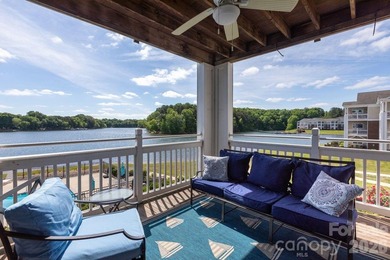 Waterfront lake living without the maintenance! Look at that - photo 1