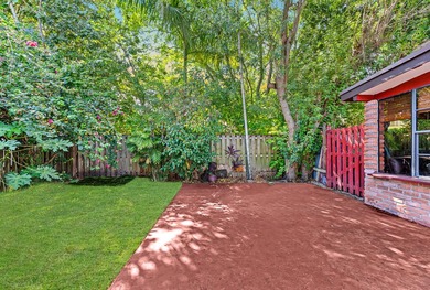 One-story 5BR/4BA home on an oversized lot over 8500 sq. ft. in - photo 50
