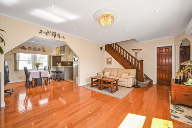 Welcome to this Move-In Ready Detached Colonial situated on a - photo 4