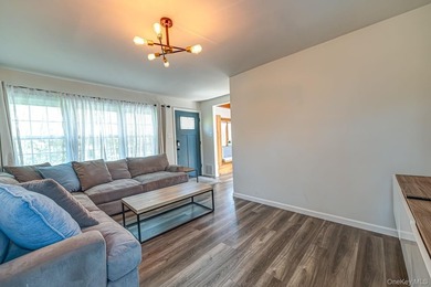 Ideally situated in the heart of Hampton Bays with walk-to- town - photo 20