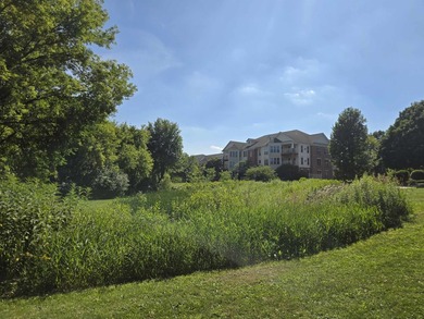 Discover your new home in this charming third floor condo - photo 36