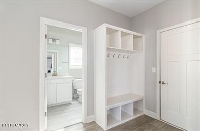 Welcome to 2620 Jacobs Canyon Lane in Knoxville, a beautifully - photo 12