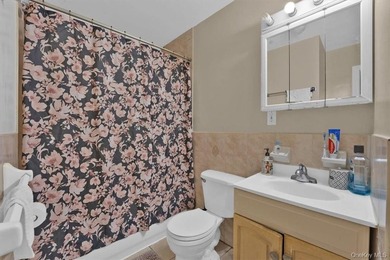 Exquisite three-family home located on a quiet, friendly block - photo 14