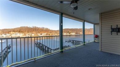 Walk in with no steps and start enjoying the ease of lakefront - photo 15
