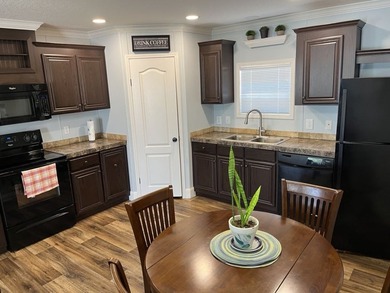 Welcome to Colony Cove, a 55+ age-qualified active and vibrant - photo 8