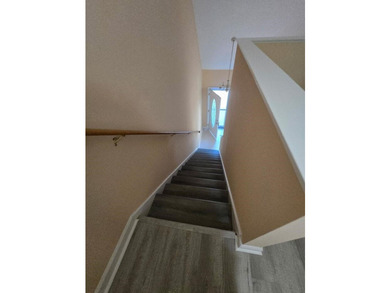Beautifully maintained 3-bedroom, 2-bath corner-unit townhome in - photo 25