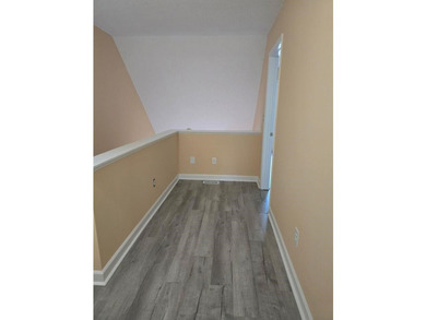 Beautifully maintained 3-bedroom, 2-bath corner-unit townhome in - photo 26