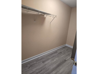Beautifully maintained 3-bedroom, 2-bath corner-unit townhome in - photo 32