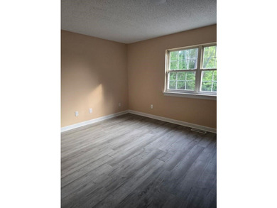 Beautifully maintained 3-bedroom, 2-bath corner-unit townhome in - photo 34