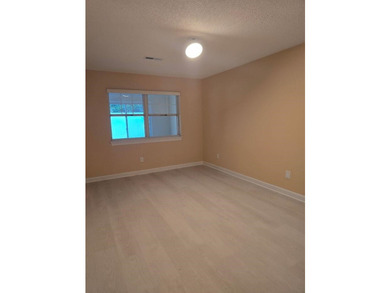 Beautifully maintained 3-bedroom, 2-bath corner-unit townhome in - photo 35