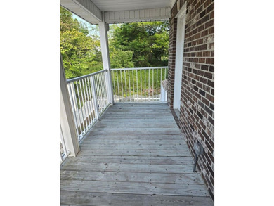 Beautifully maintained 3-bedroom, 2-bath corner-unit townhome in - photo 47