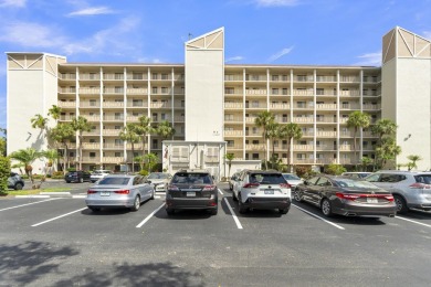 Lake Condo For Sale in Delray Beach, Florida