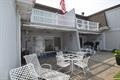 Lake Condo For Sale in Syracuse, Indiana