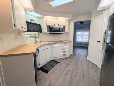 This move-in ready, fully remodeled, partially furnished - photo 16