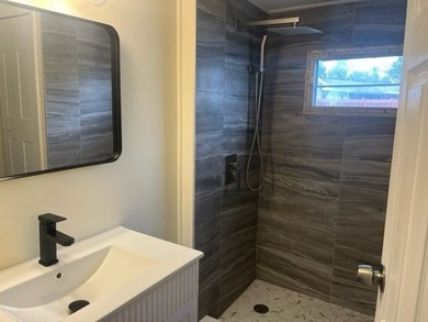 Welcome to Silk Oak Lodge, a 45+ age-qualified, active, and - photo 2