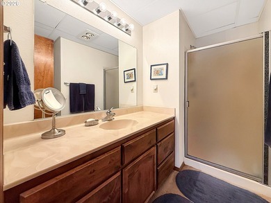 Oceanfront Living at Rainbow Rock! Experience breathtaking - photo 22