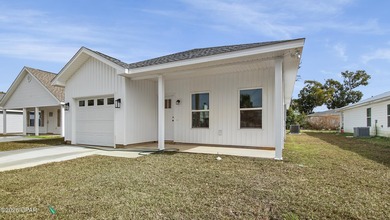 Welcome to the ''BEECH'' floor plan! This beautiful 3 bedroom/ 2 - photo 3