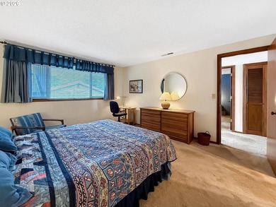 Oceanfront Living at Rainbow Rock! Experience breathtaking - photo 23