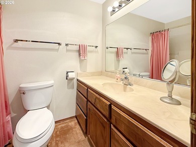 Oceanfront Living at Rainbow Rock! Experience breathtaking - photo 24