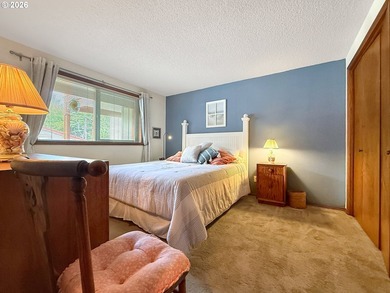 Oceanfront Living at Rainbow Rock! Experience breathtaking - photo 25