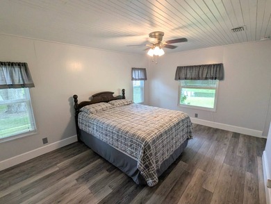 This move-in ready, fully remodeled, partially furnished - photo 27