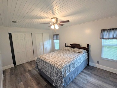 This move-in ready, fully remodeled, partially furnished - photo 28