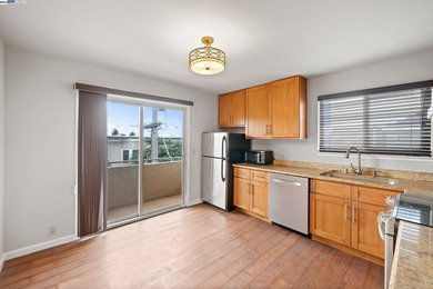 1444 Walnut St is a rare opportunity for a 11-unit trophy asset - photo 33