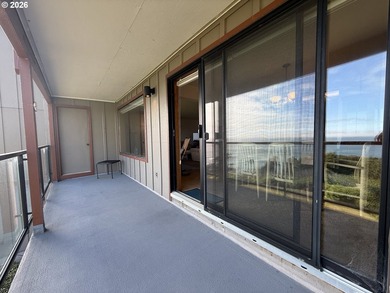 Oceanfront Living at Rainbow Rock! Experience breathtaking - photo 34