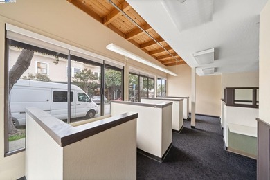 1444 Walnut St is a rare opportunity for a 11-unit trophy asset - photo 47