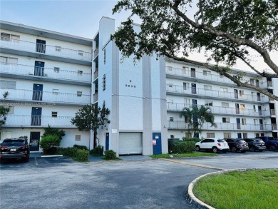 (private lake, pond, creek) Condo For Sale in Miramar Florida