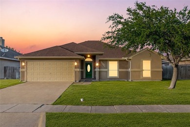 Welcome to 4614 Valor Drive, a well-maintained 3 bedroom, 2 - photo 1