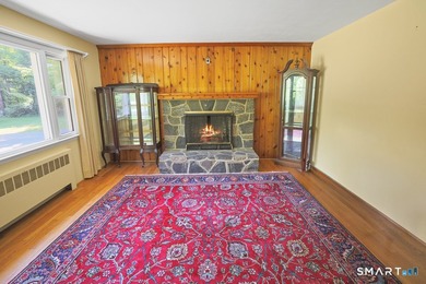 Nestled on more than 1.4 private acres, this sprawling ranch - photo 15