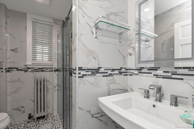 Vacant and Motivated Seller! Totally Renovated From Top to - photo 21