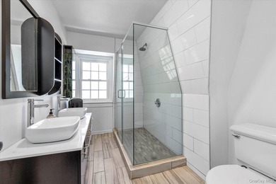 Vacant and Motivated Seller! Totally Renovated From Top to - photo 22