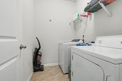 Welcome to this beautifully maintained three-bedroom, two-bath - photo 24