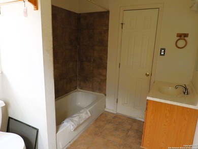 Enjoy end-of-the-road privacy in this charming 2-bedroom, 2-bath - photo 28
